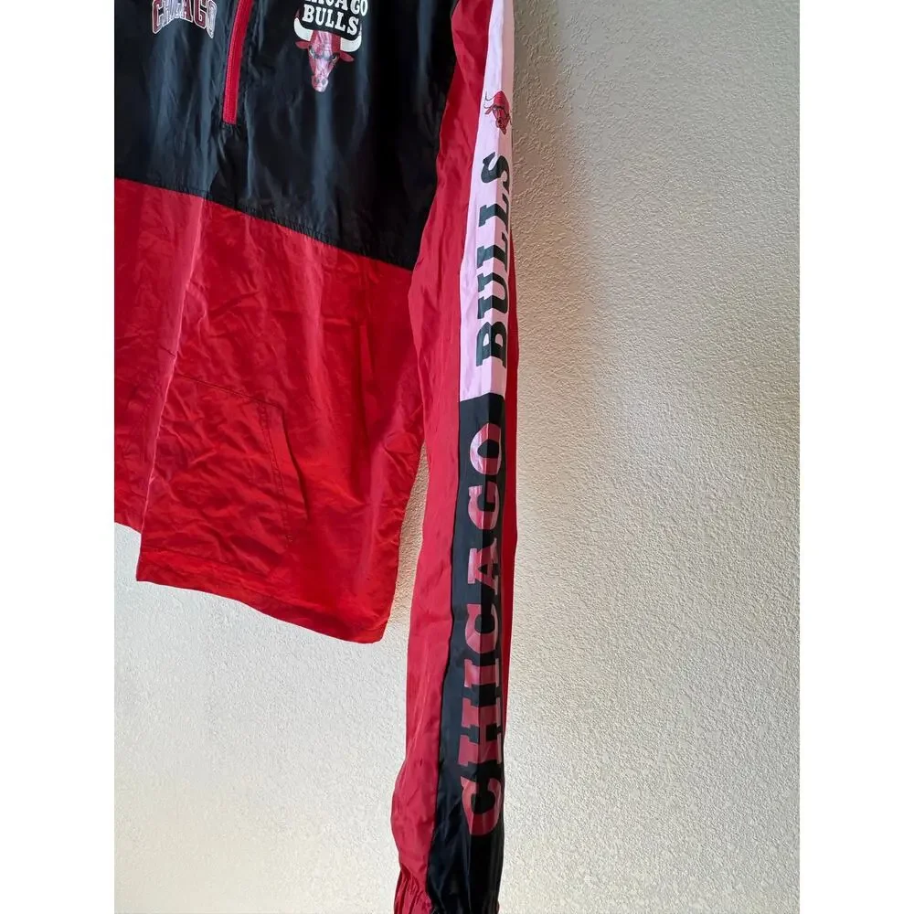 Chicago Bulls NBA Youth XL 18-20 Hooded Windbreaker Jacket Red Black Pullover
